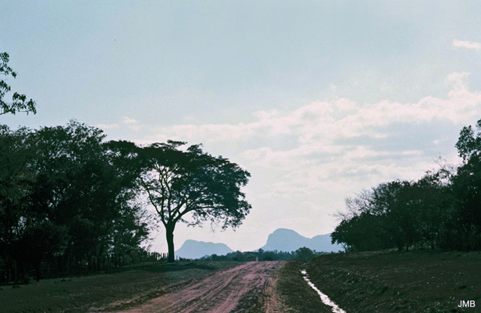 AÑO 1973 - COLOR - VIDA CAMPESINA EN PARAGUAY (JOSÉ MARÍA BLANCH)
